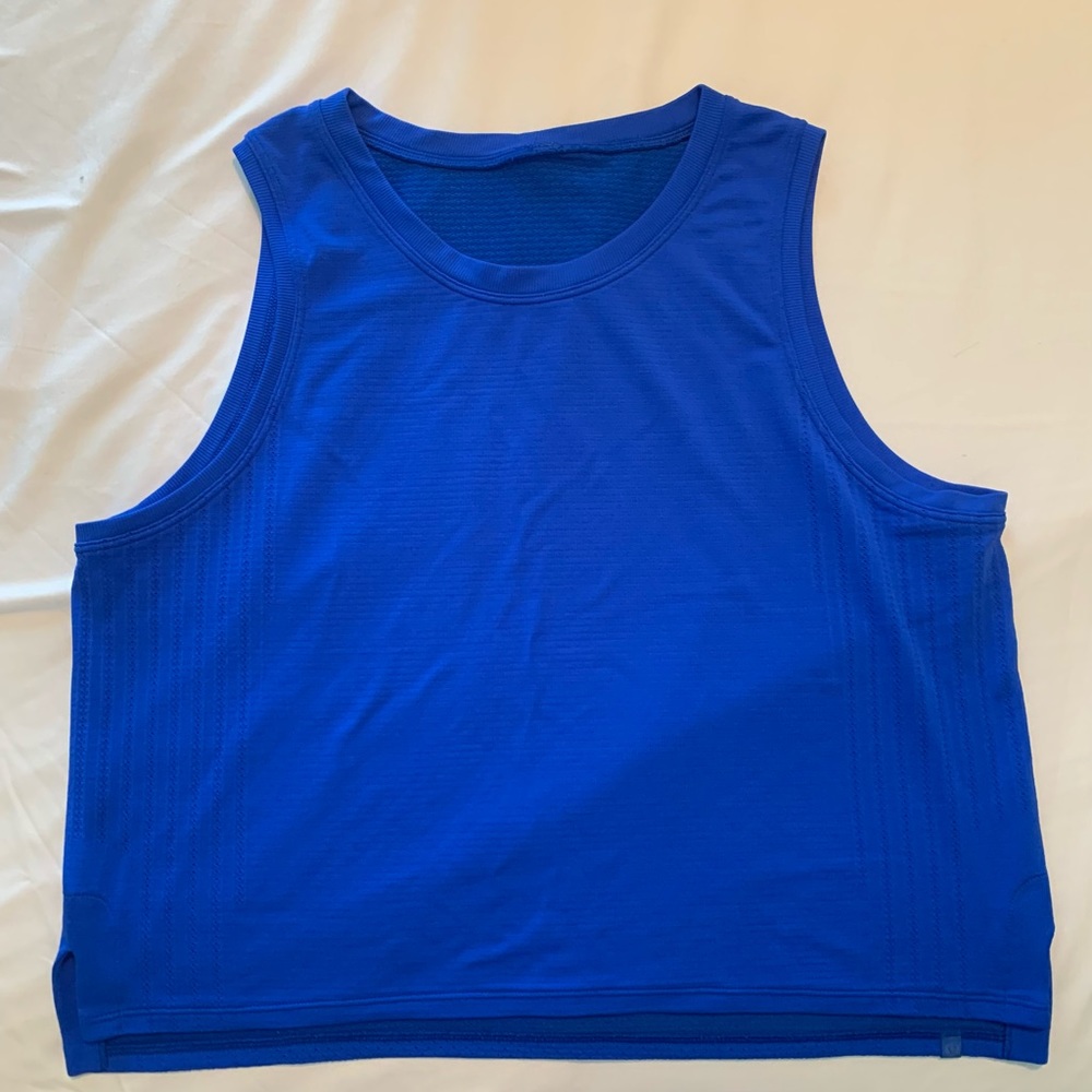 Lululemon train to be tank